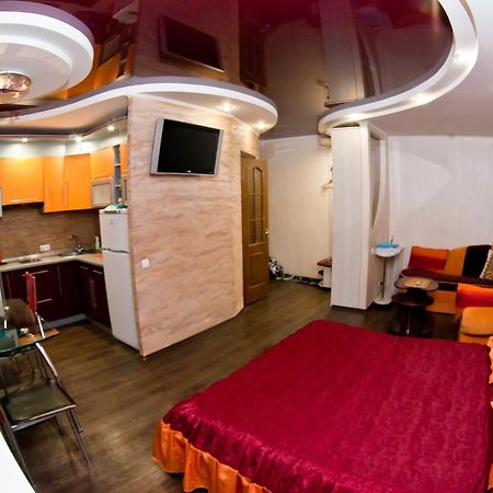 Затишна Квартирка Aparthotel Kremenchuk Bagian luar foto