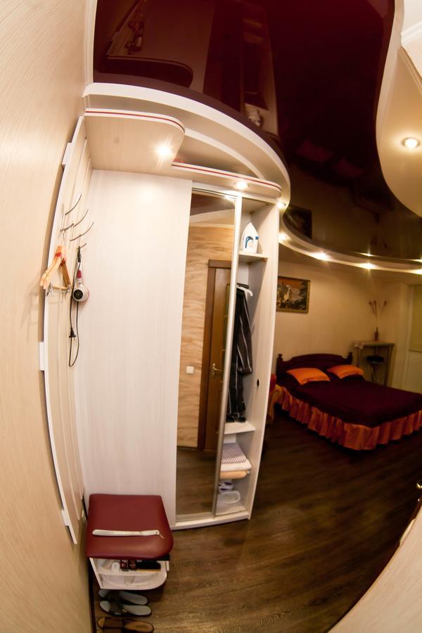 Затишна Квартирка Aparthotel Kremenchuk Bagian luar foto