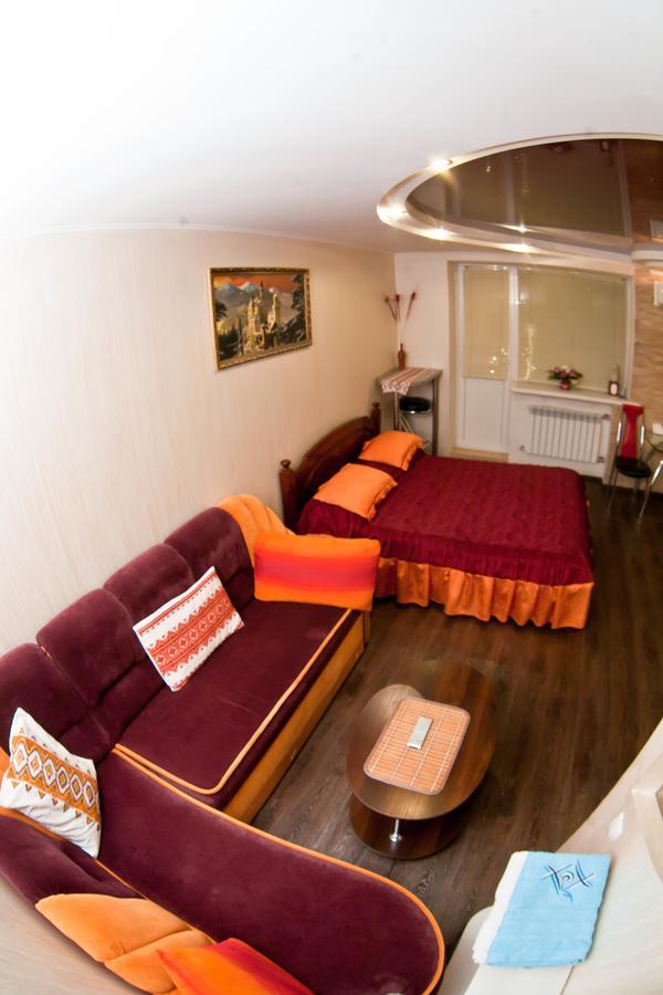 Затишна Квартирка Aparthotel Kremenchuk Bagian luar foto