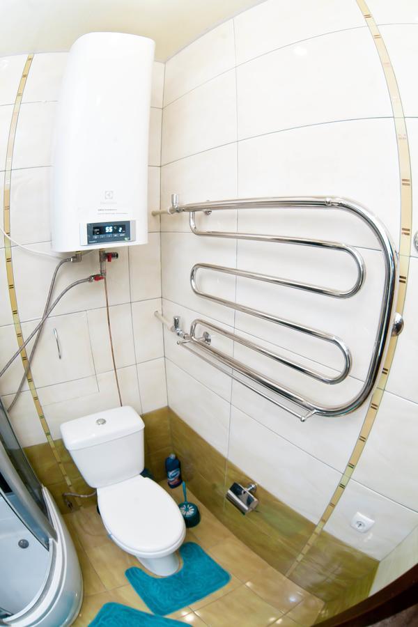 Затишна Квартирка Aparthotel Kremenchuk Bagian luar foto